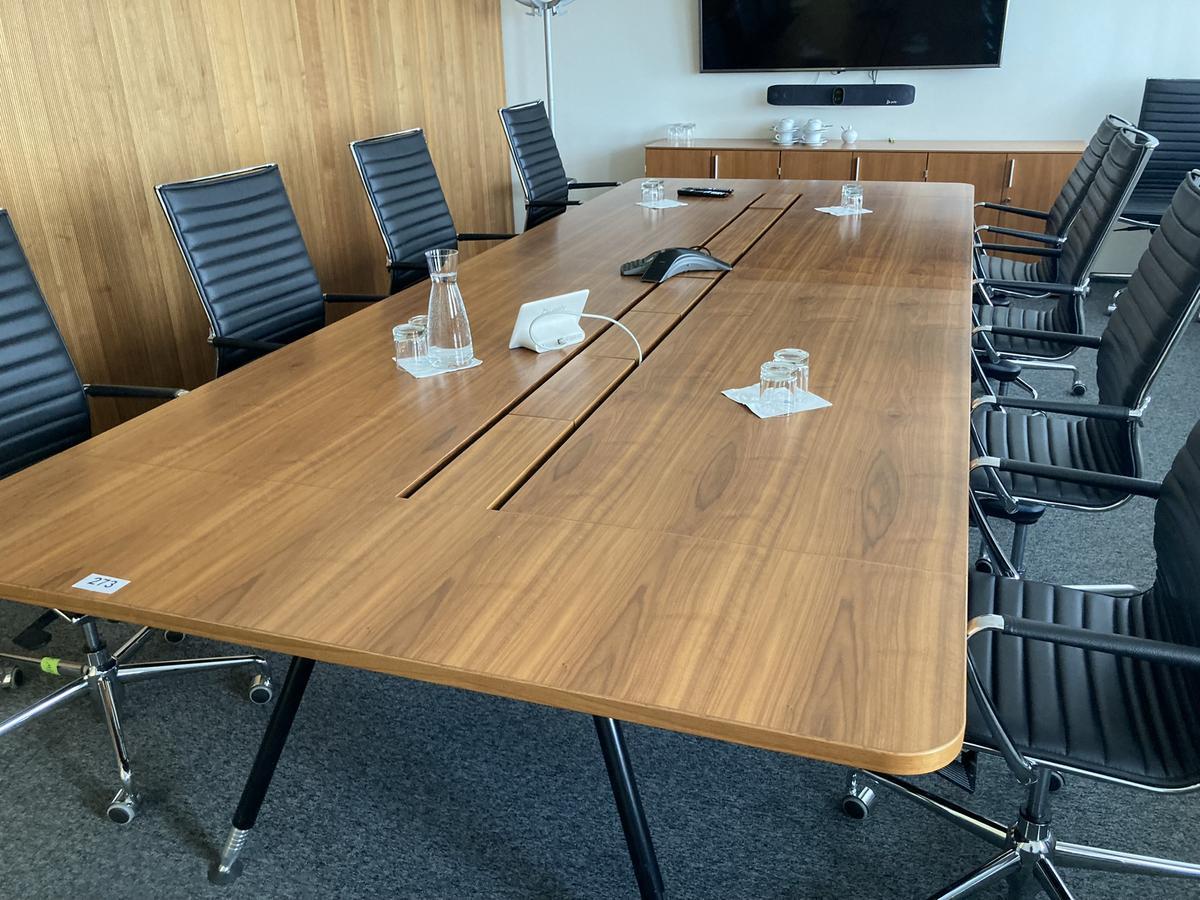 Konferenztisch, Maße ca. L 400 x 160 cm, Kabelführung mittig